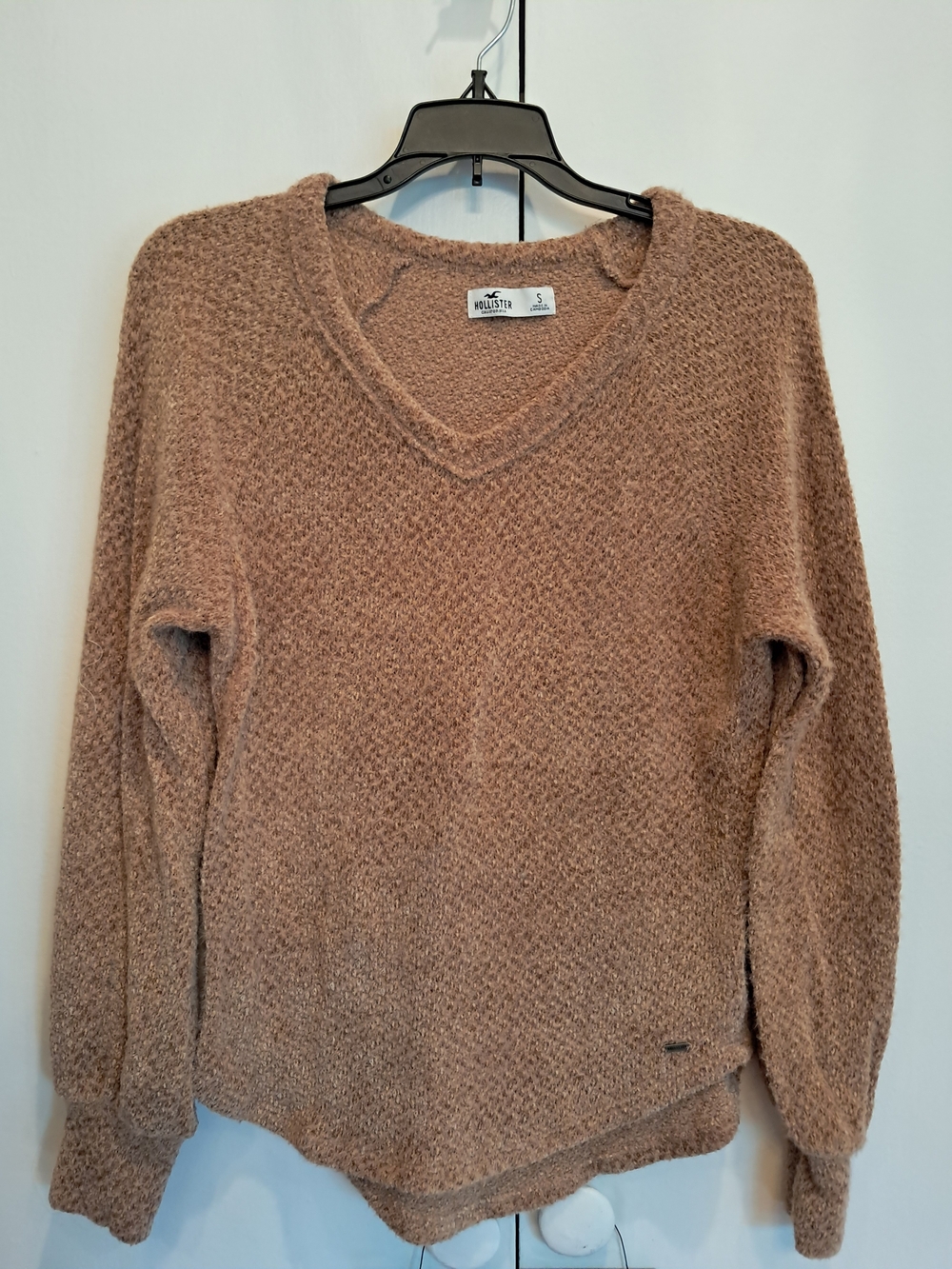 Hollister Women's V-Neck Sweater in Taupe Brown